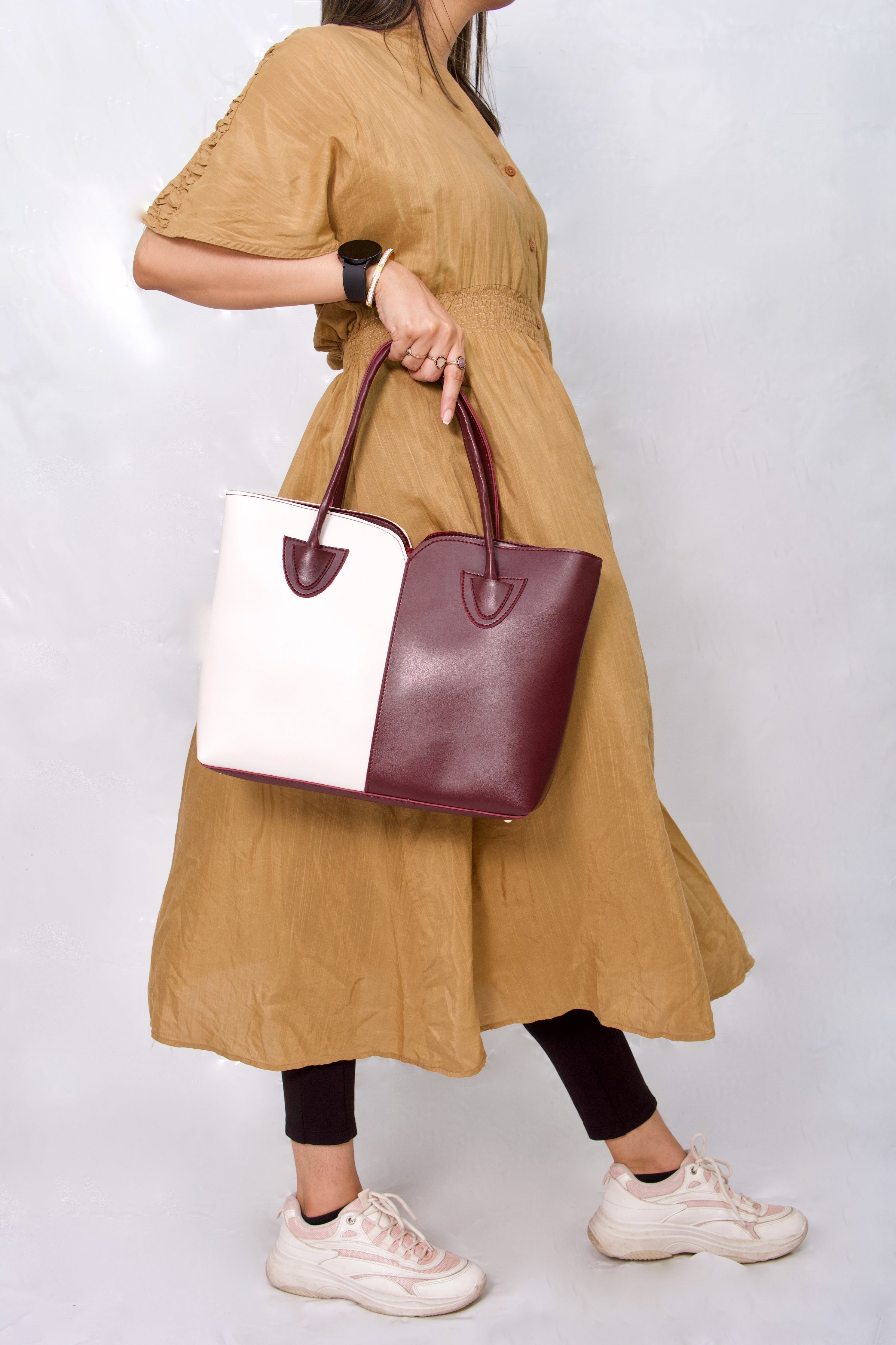 Two tone : White + Maroon