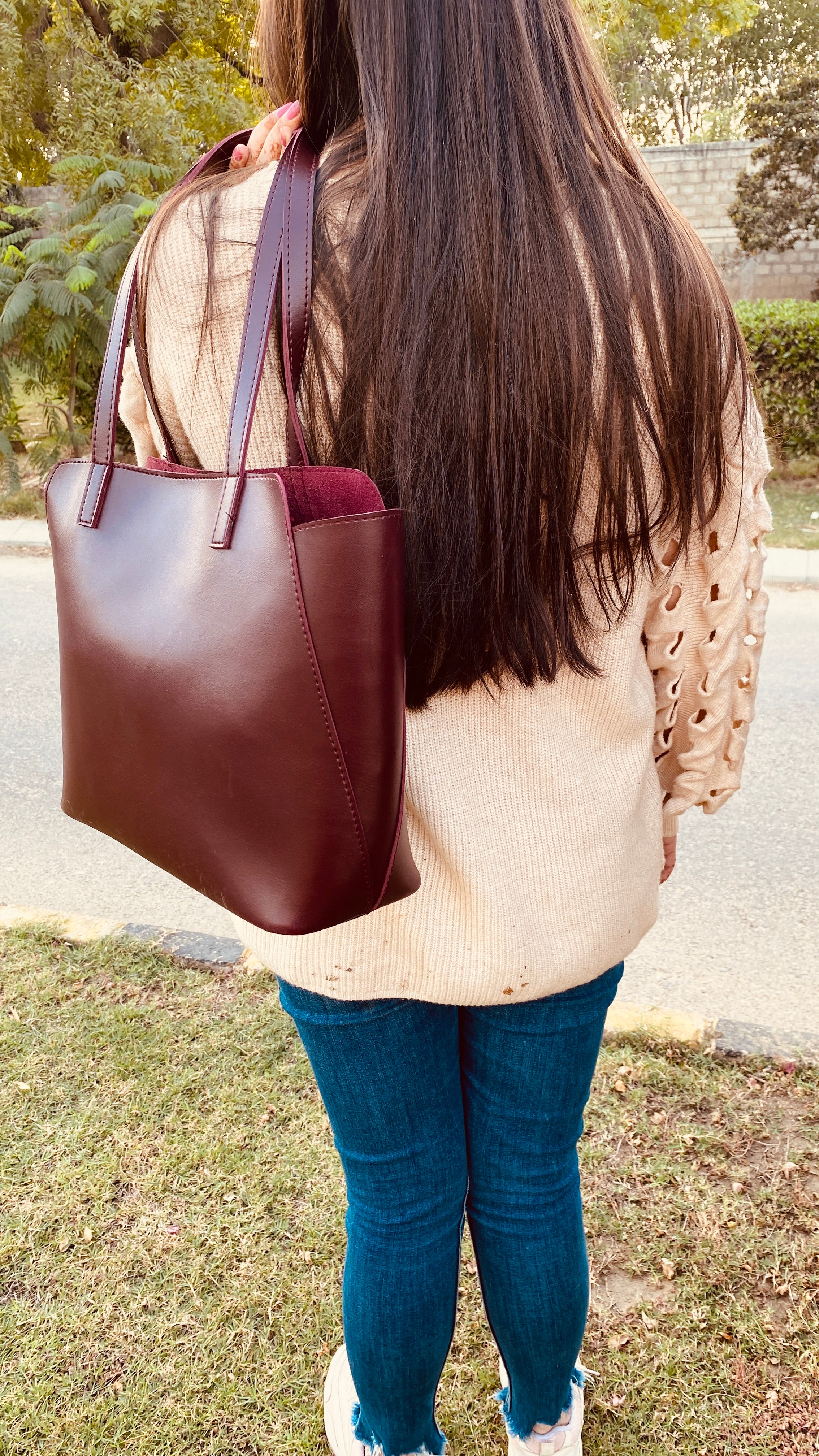 Minimalist- Maroon