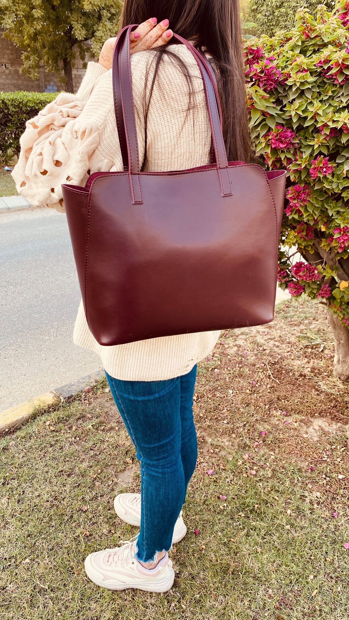 Minimalist- Maroon